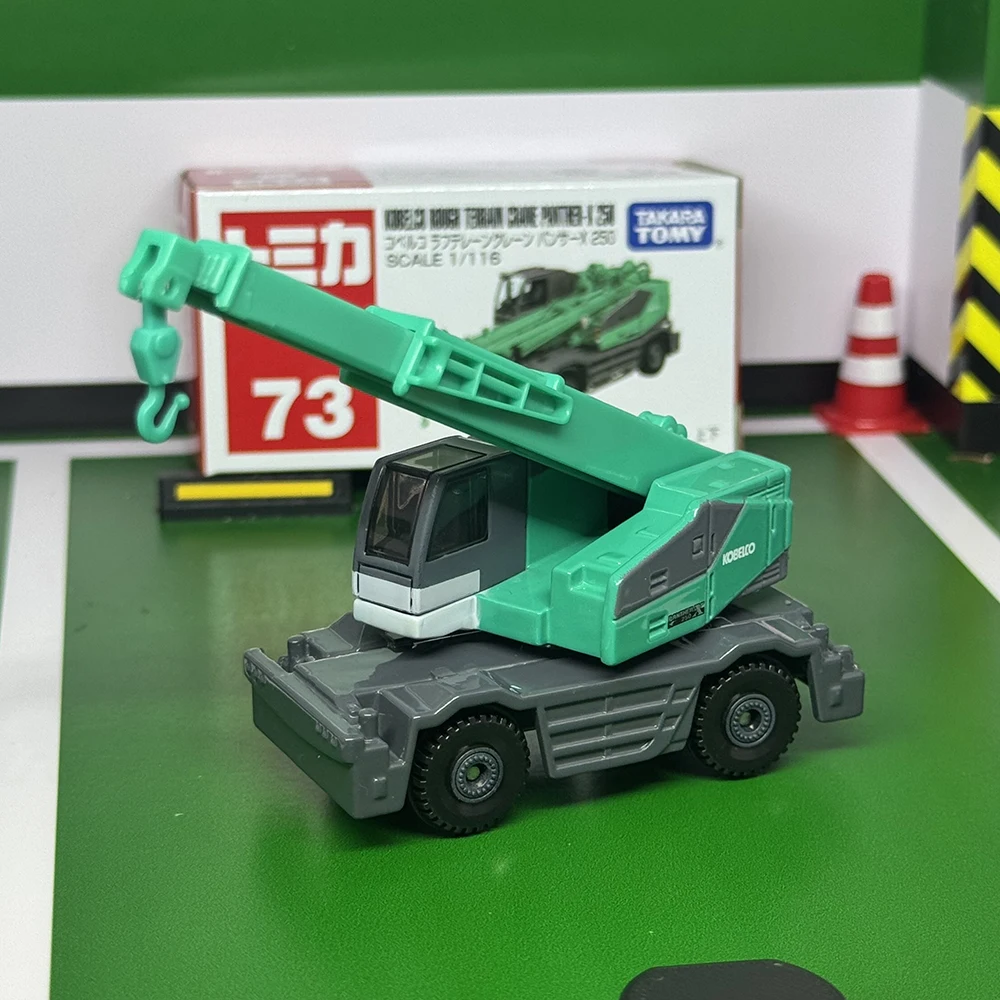 

Takara Tomy Tomica No.073 Kobelco Raugh Terrain Crane Panther-X 250 Die Casting Static Alloy Car Mode Collection Display Boy Toy