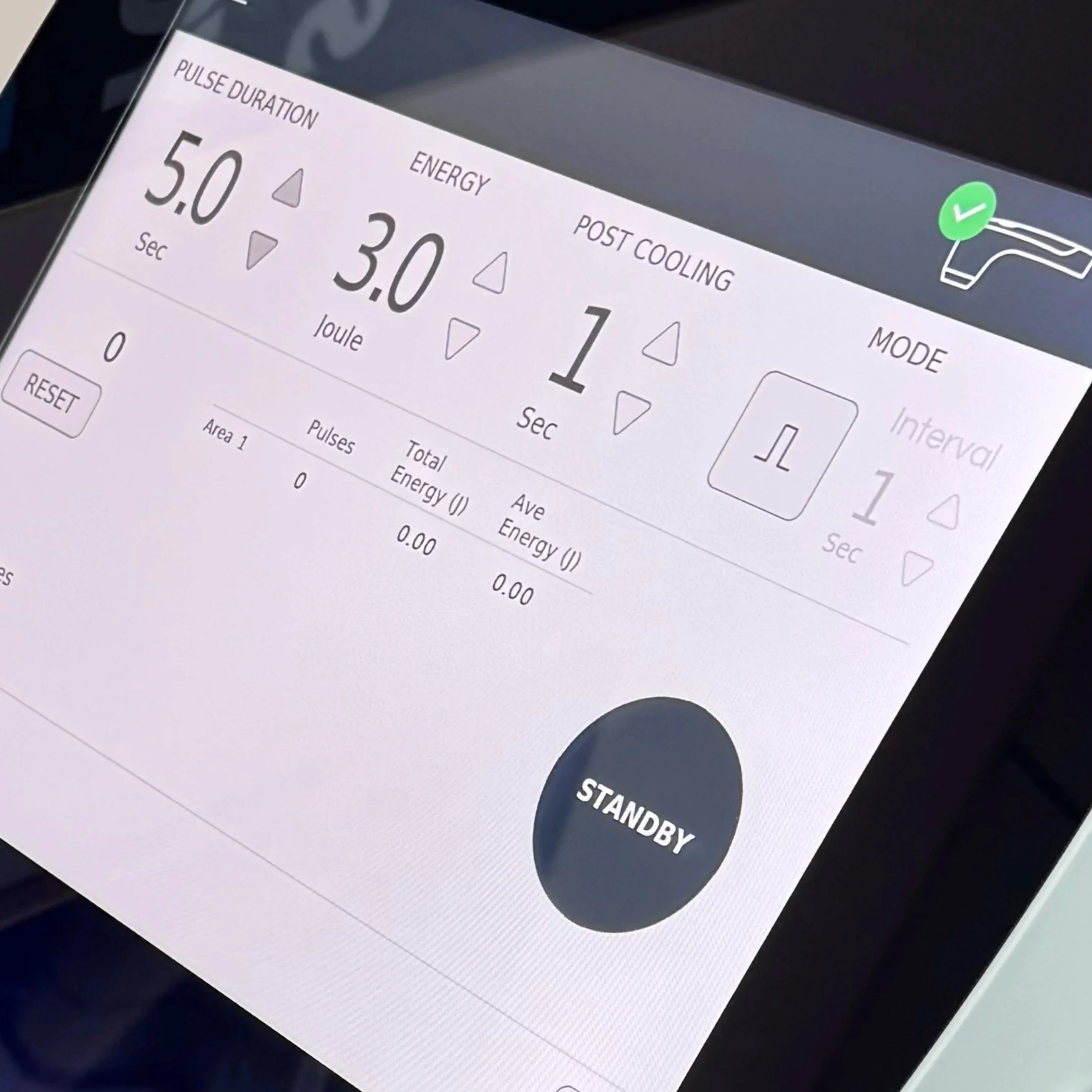 High Power Professional Non Invasive Facial Anti-aging Machine RF Skin Tightening Body Shaping Machine