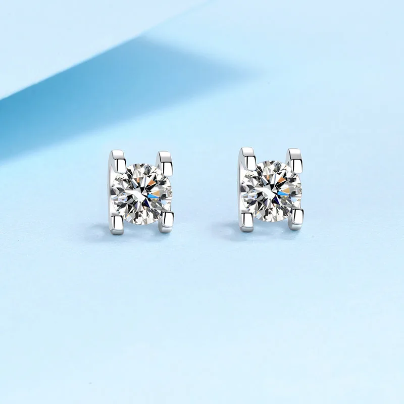 

Superior Texture Bullhead Stud Earrings For Women 1ct Each Moissanite PT950 Platinum | Light luxury texture, extraordinary style