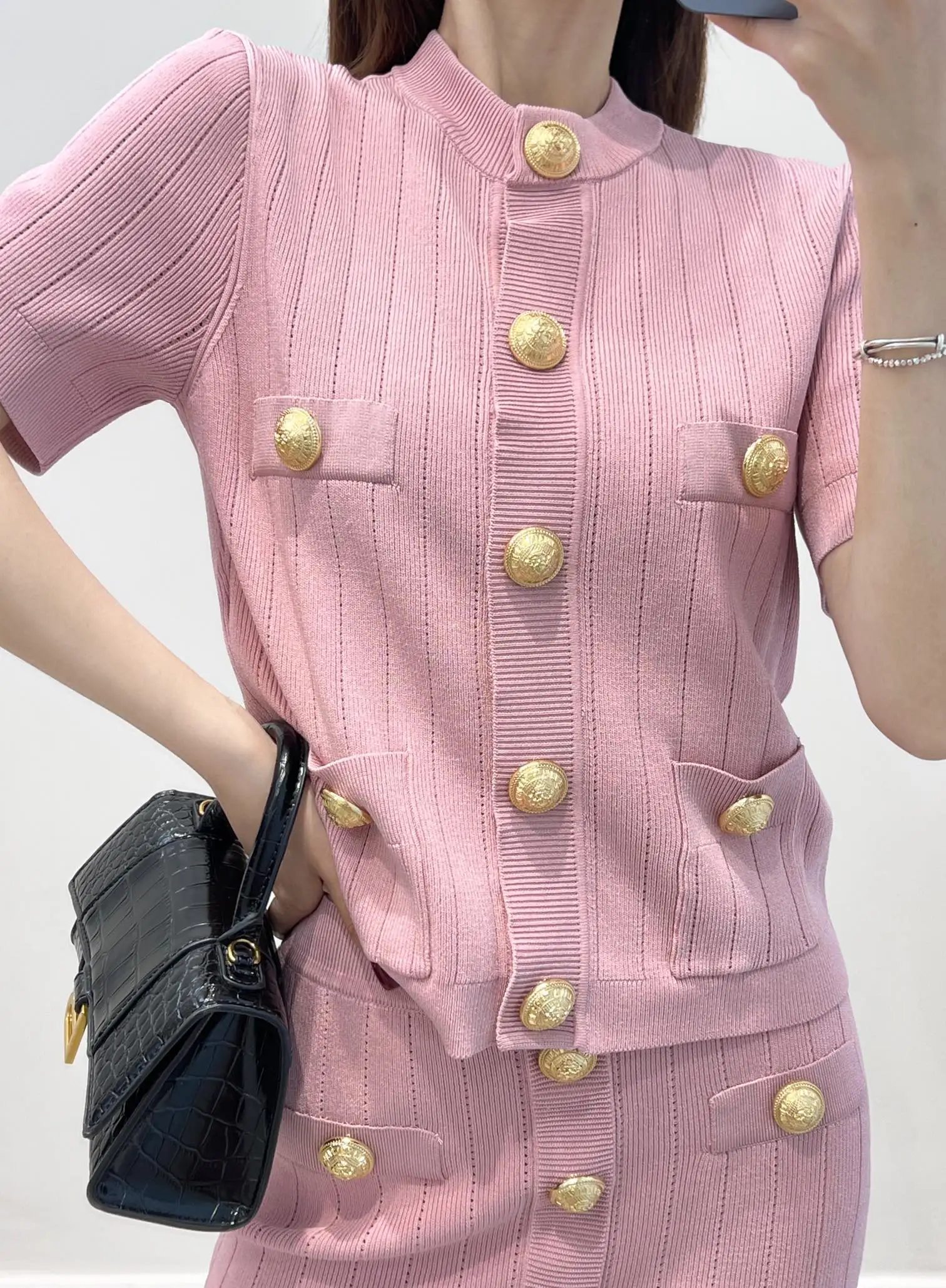 YG 2024 New Product: Light Luxury, High end Fashion, Small Fragrant Style, Gold Button Short Sleeve Knitted Top