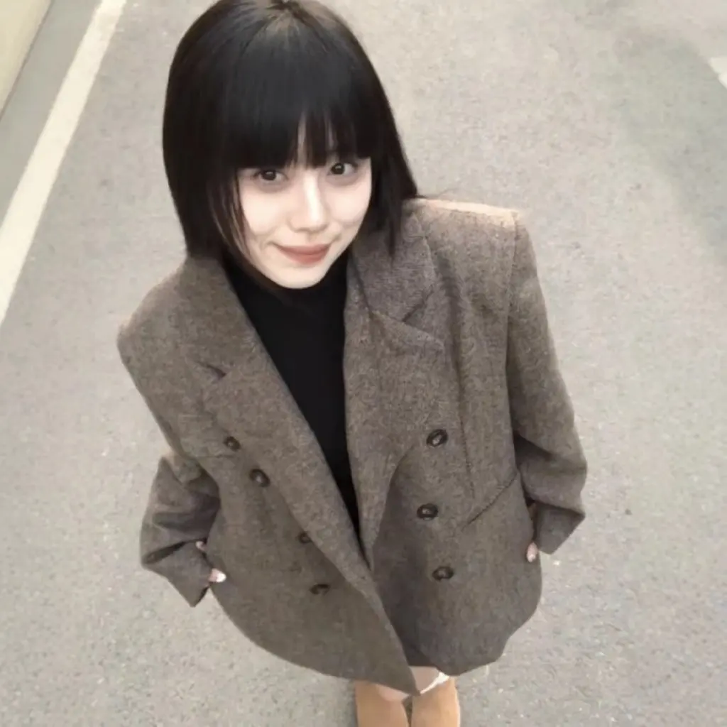 

Women's High-End Retro Brown Woolen Suit Jacket Winter Thickened Casual Loose Coat Niche Temperament