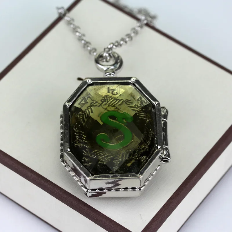 Retro Necklaces Horcrux Pendant Necklace for Men Popular Personality Opened Pendants Trendy Movie Anime Peripheral Jewelry