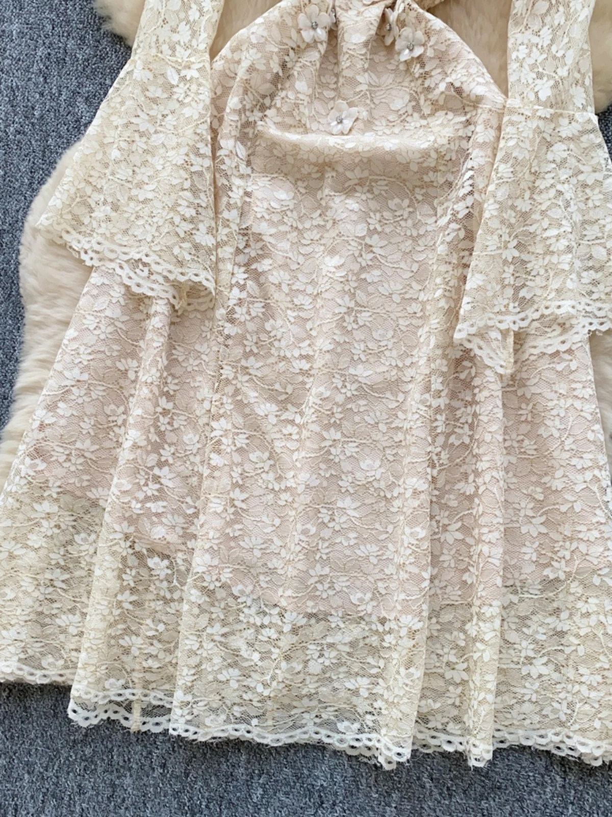 Ele Heavy Embellied Lace Dr Square Collar Bell Sve Waist Cinched Hollow Out Floral Stickerei mittellanges A-Linien-S...