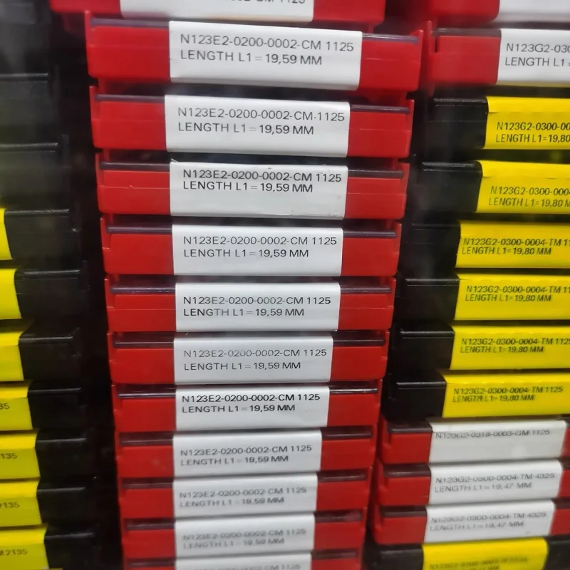 

Hard alloy cutting blades N123H2-0400-0002-CM 2135