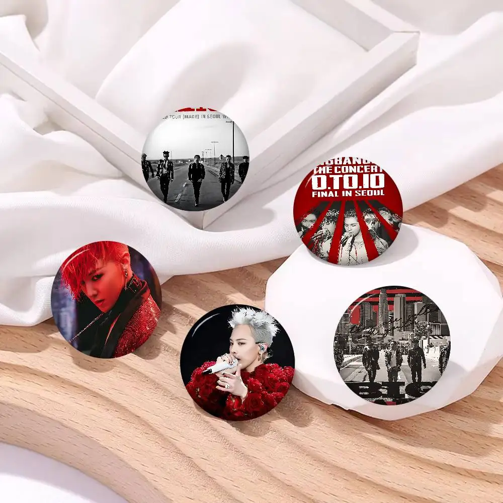 BIGBANG Anime Brooches Tinplate Pin Button Custom Anime Role Old-school Brooch Cartoon Collar Badge Jewelry Gift Fans