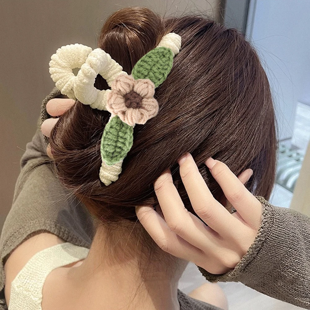 Knitted Double-leaf Flower Hair Claws Hair Clip Plush Autumn Winter Fashion Hairpin Ponytail Clamps New Hair Accessories Korean