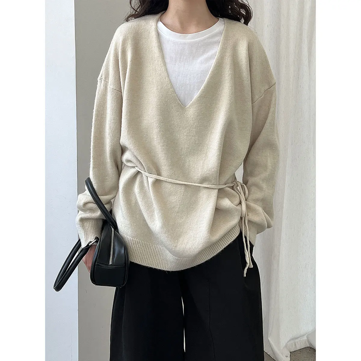 

SuperAen Korean Style Oversize Simple Solid Color V-neck Knitted Sweater for Women New Autumn Lace-up Office Lady Pullover Tops