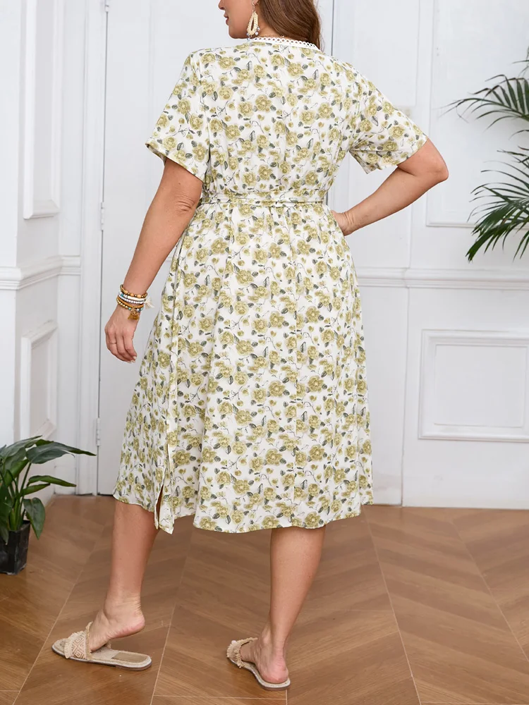 GIBSIE Plus Size Contrast Lace Belted Floral Dress Women 2025 Summer V-Neck Short Sleeve Vintage A-Line Dresses with Pockets
