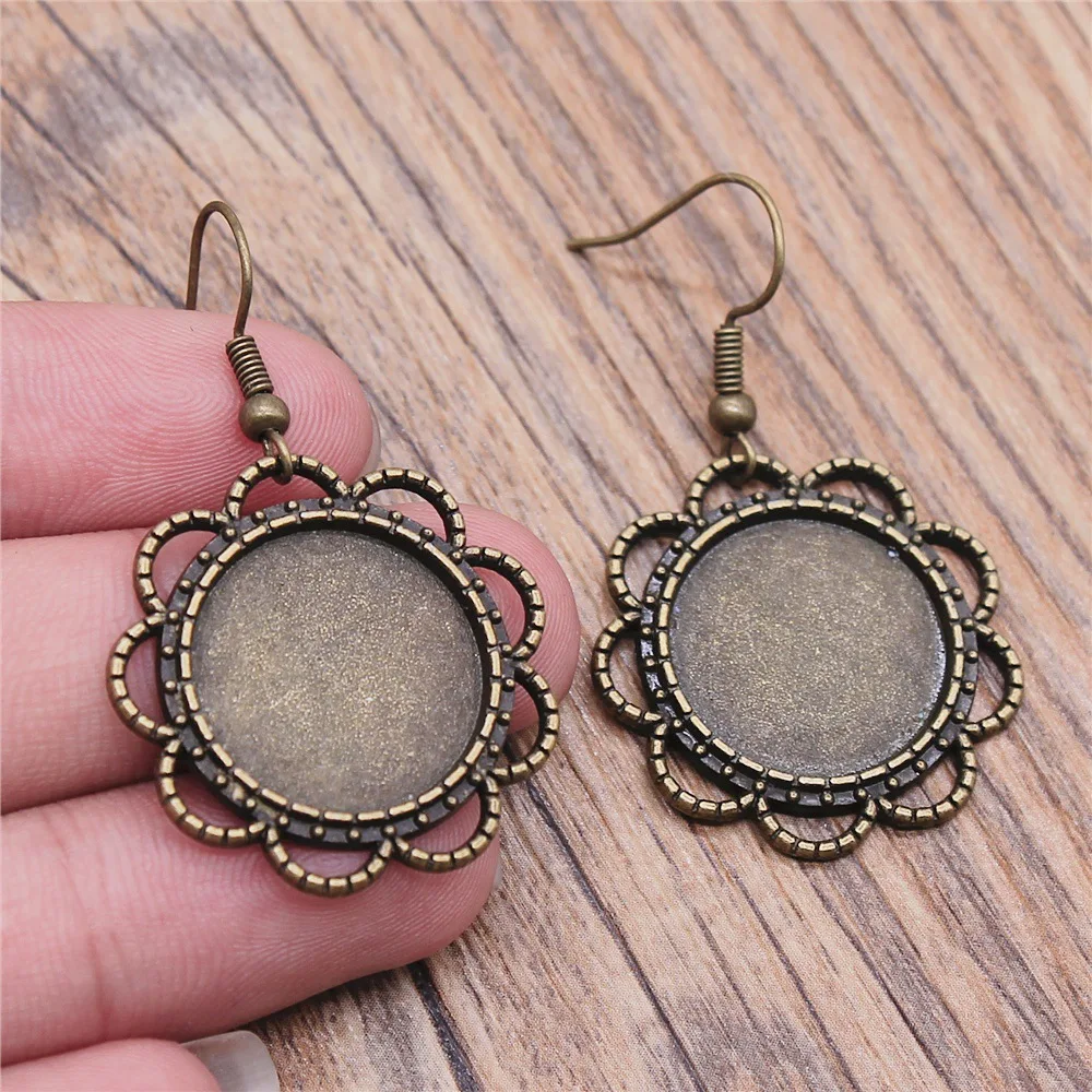Fashion Handmade Antique Bronze Color 18mm Inner Size Round Flower Style Cameo Cabochon Pendant Earrings Findings