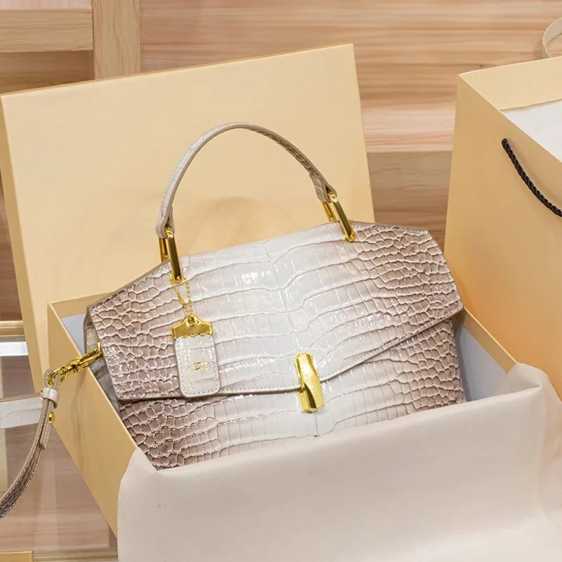 

2025 New Women's Luxury Crocodile Embossed Shoulder Bag, Spacious Crossbody Tote with Adjustable Strap for Office & Travel