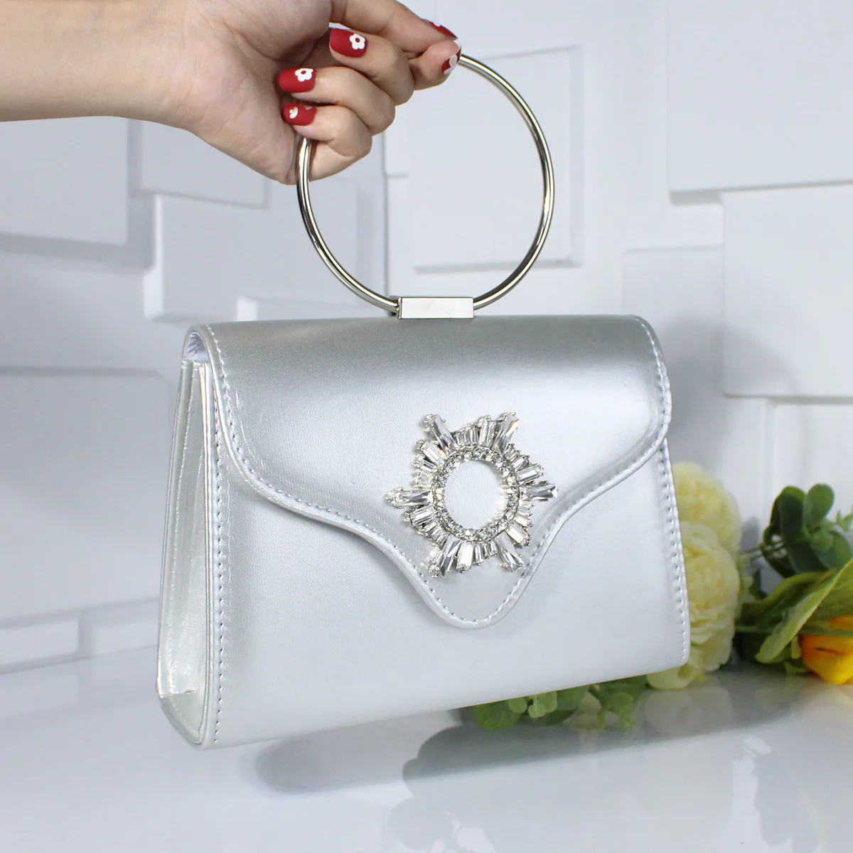 New High-End Rhinestone Dinner Bag Niche Exquisite Messenger Chain Bag Versatile Fashion Women's Bag view 3