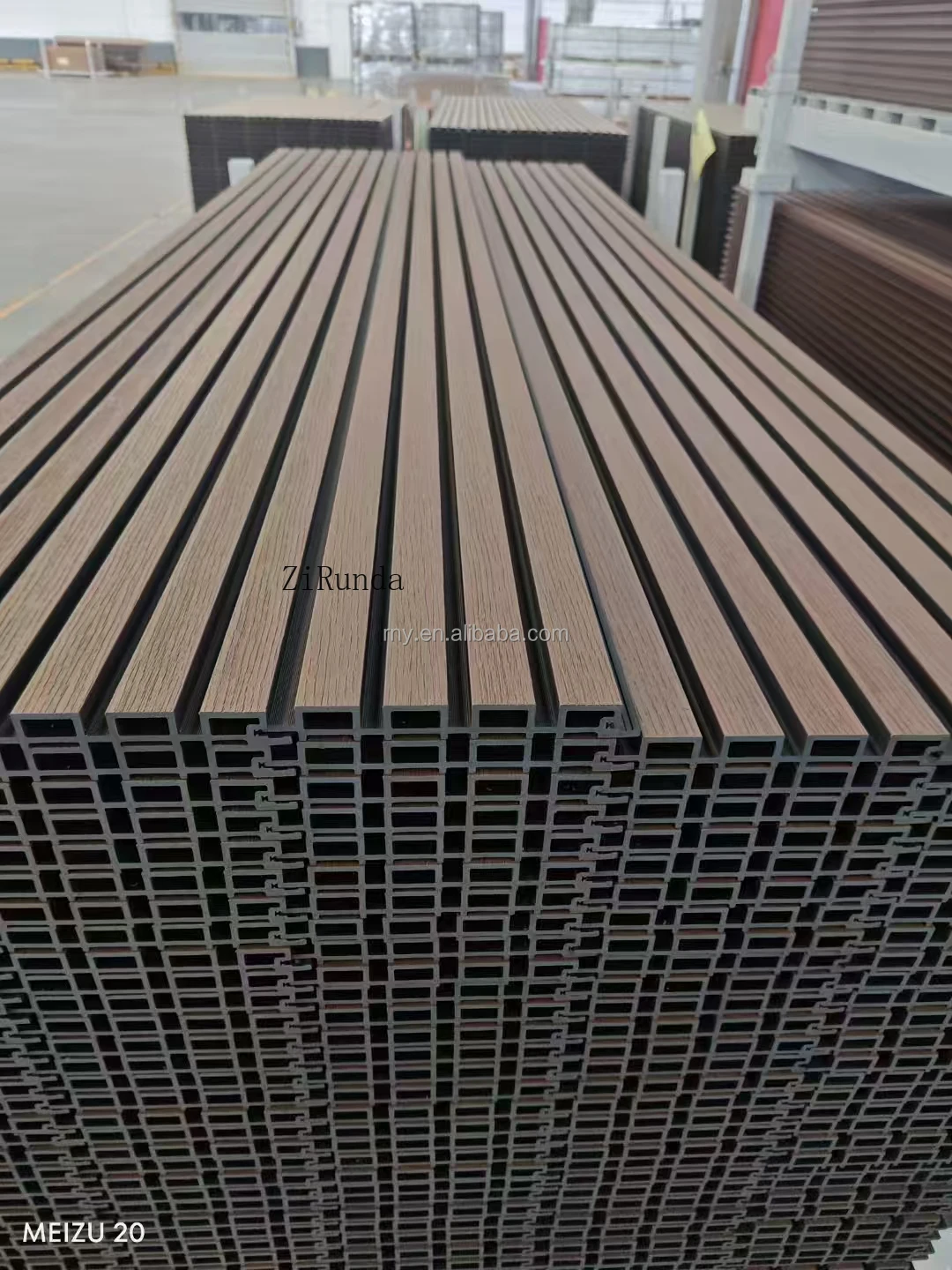 Versión personalizada revestimiento de paredes de PVC WPC impermeable al aire libre 219 * para decoración de paredes exteriores de baño