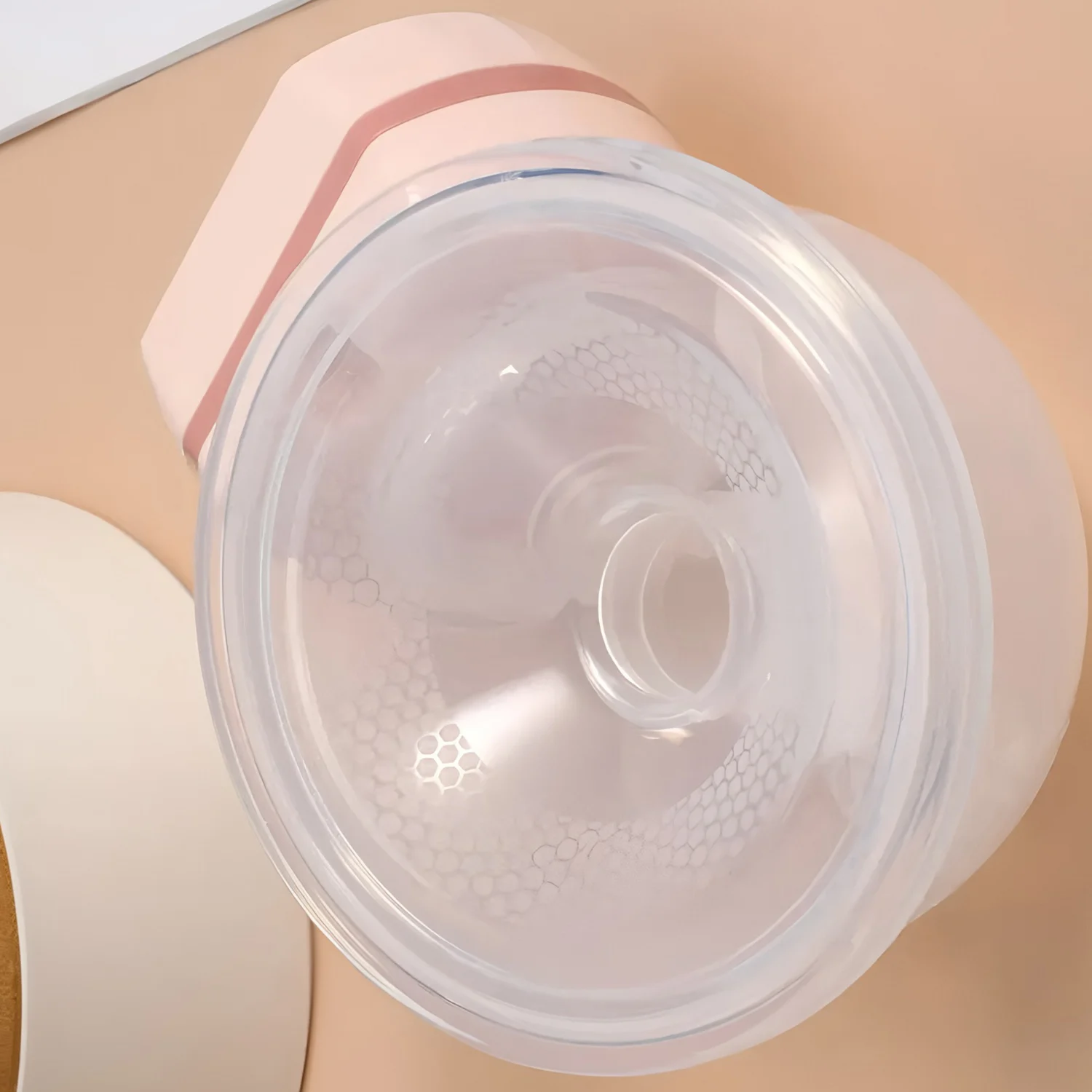 Portable Rechargeable Electric Breast Pump Integrated Silicone Breast Collector Wearable Smart Home Breast Pump