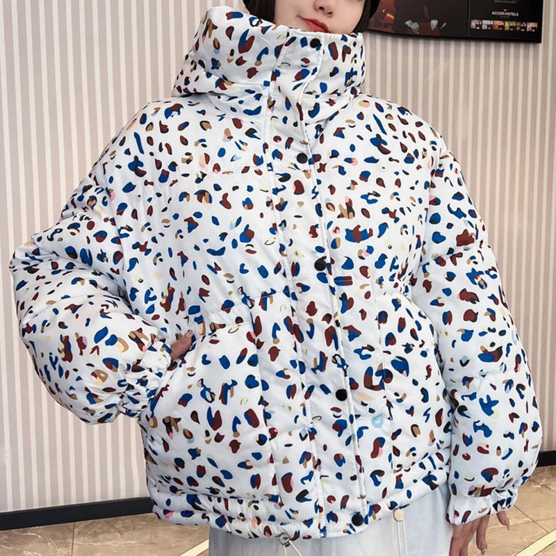 معطف 2025 موضة جديدة مزاجه الأزهار يطبع الدافئة مقنعين المرأة مبطن القطن معطف الشتاء معطف المرأة القطن عادية H759