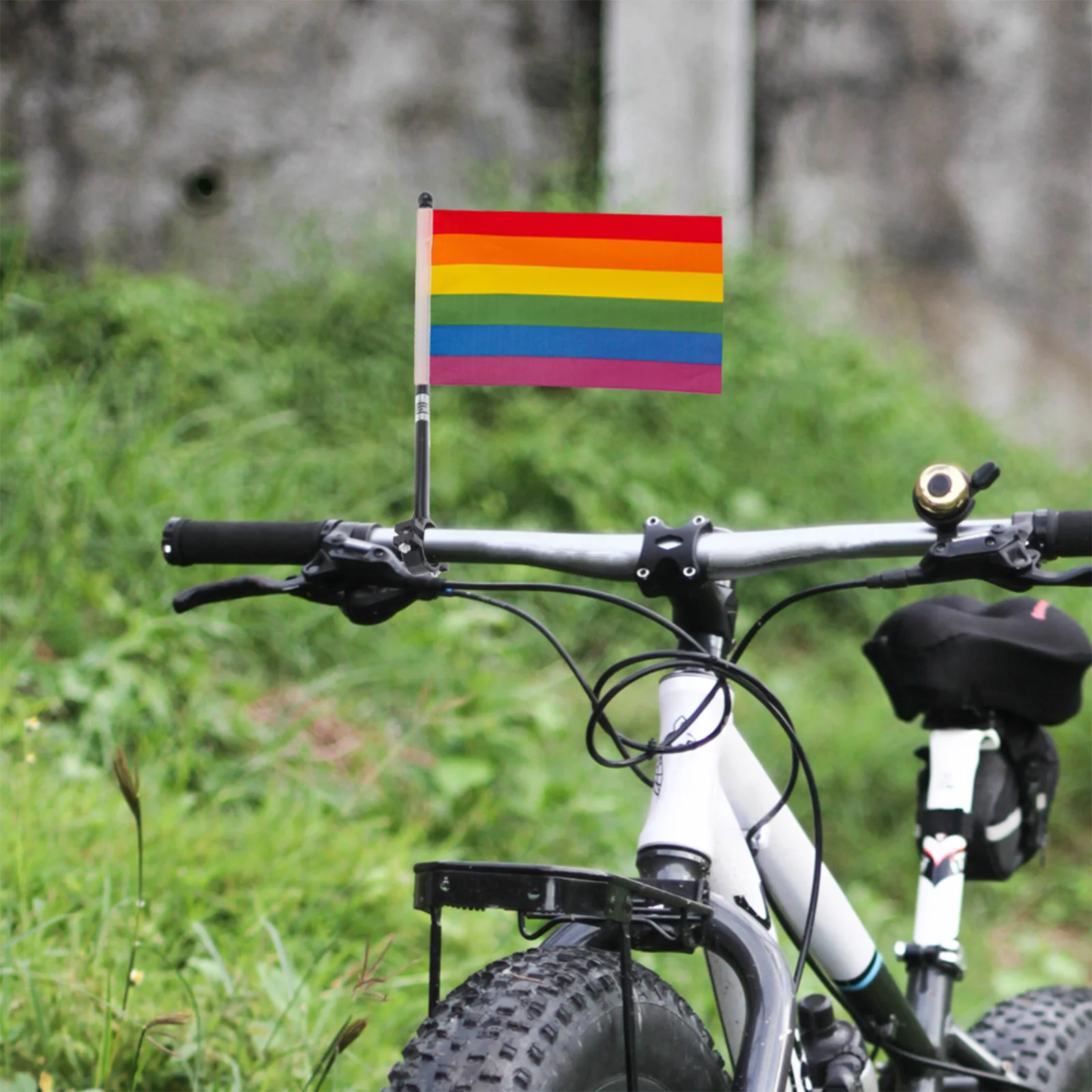 

8Pcs Handlebar Flag Holders Strong Build Easy Assembly Fits Most Bike Types Ideal for Cycling Safety Kids Gifts Mountain Road