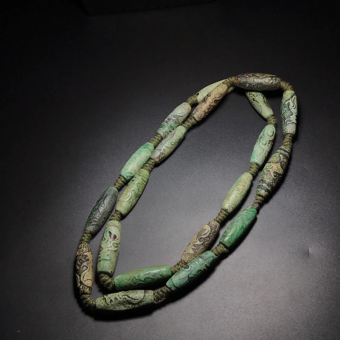 Tibetan Old Agate Dzi Carved Multiple patterns Beads Amulet Necklace J0422