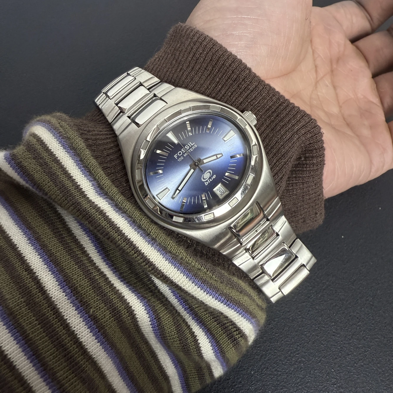 Relógio medieval europeu e americano azul moda retrô metal oval relógio de quartzo relógios para homens