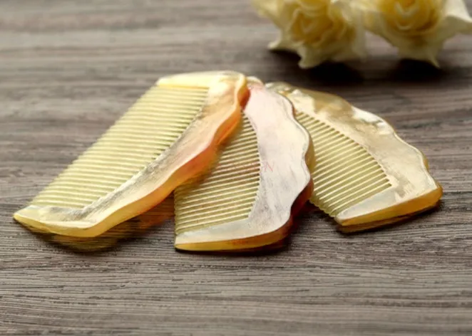 1PCS Natural Sheep Horn Comb Wide Wave Half Moon Straight Hair Comb Dense Teeth Massage Comb