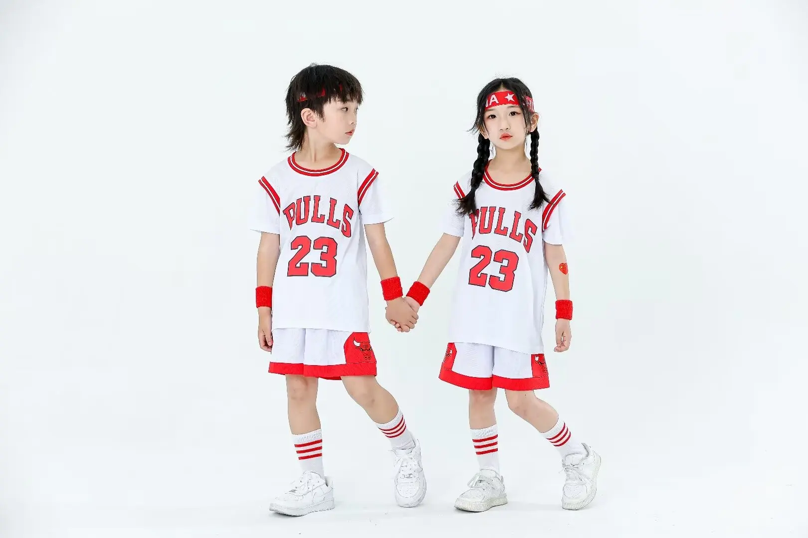 NEW 23/24 boys and girls Basketball Jerseys Fake two-piece children\'s uniform kit primary school training Bull short sleeve