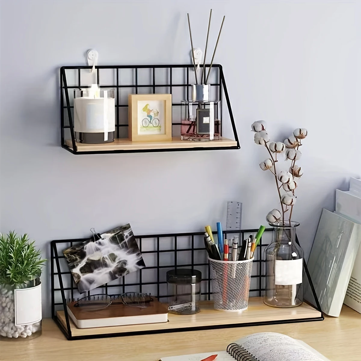 Floating Shelves Wall Mounted Wood Storage Display Shelf with Metal Wire Basket Hanging Rack for College Drom Bedroom Bathroom