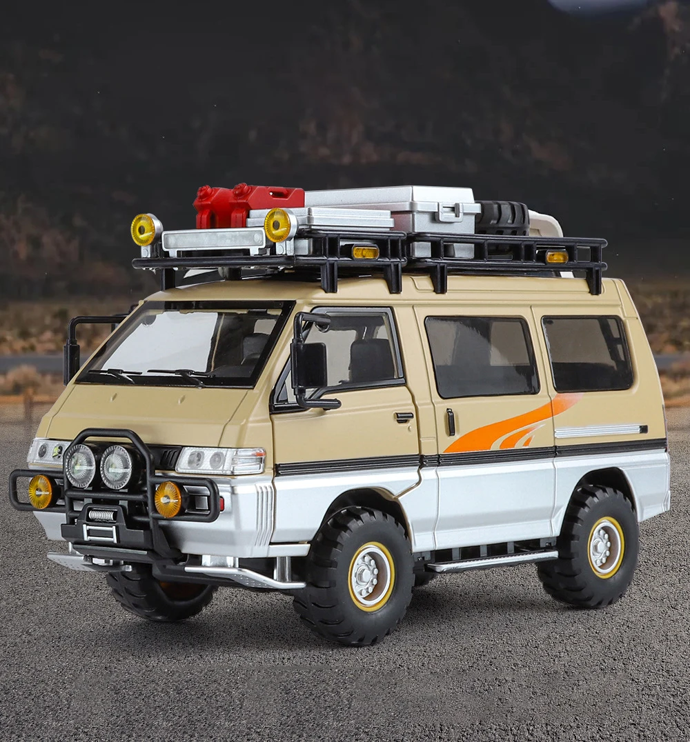 1:24 Mitsubishi Delica Mini Off Road VAN RV Alloy Car Model Sound and Light   Collectibles 