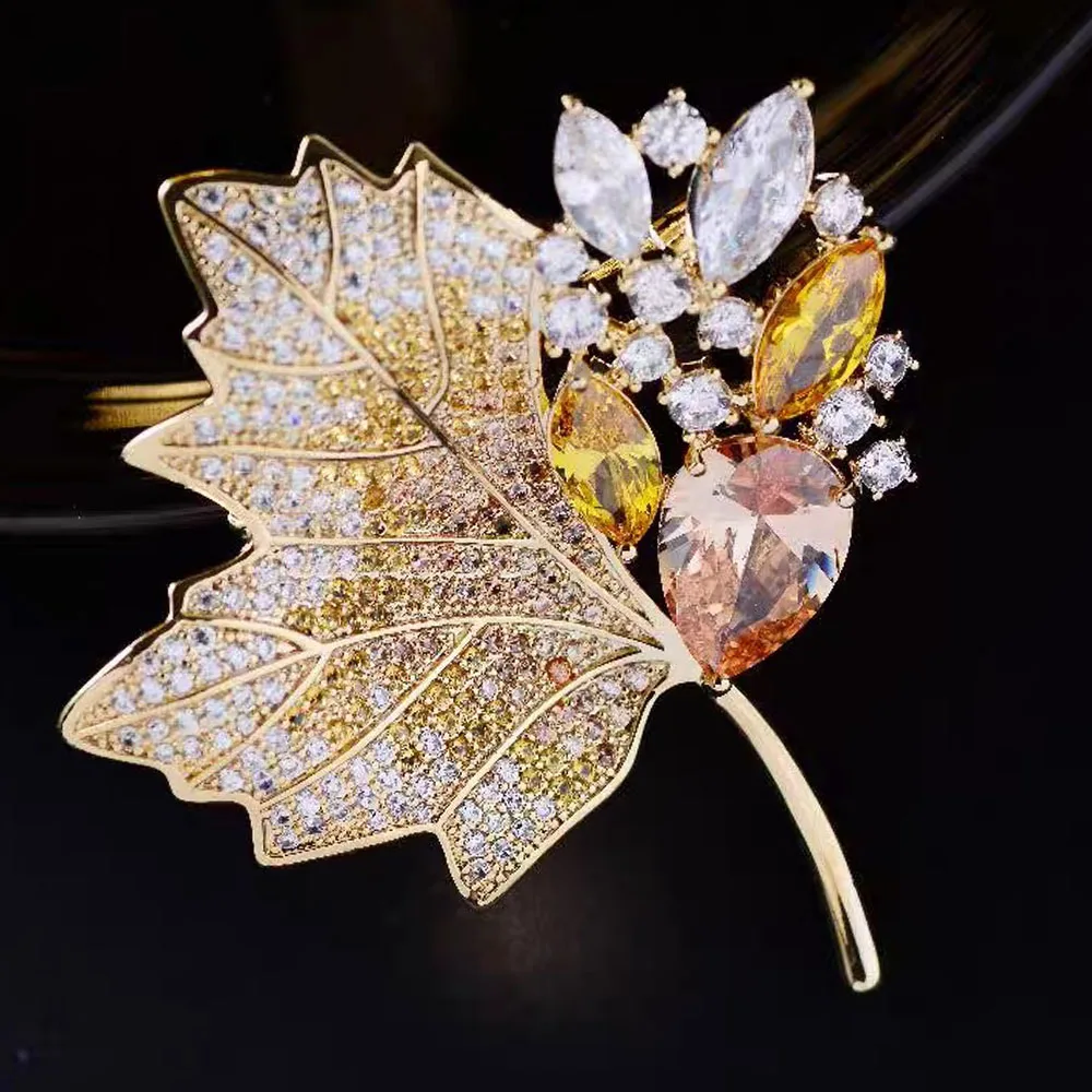 Rhinestone Yellow Maple Brooches Vintage Maple Leaf Green Crystal Pendant Woman's Brooch Pin Luxury Accessories Gift