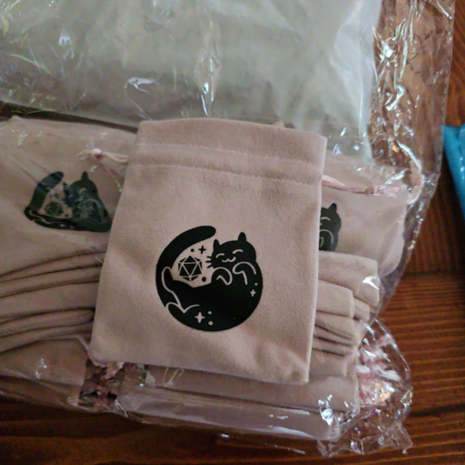 

20 шт. коробка для упаковки ювелирных изделий и набор мешочек, коробки и мешочки для ювелирных изделий на заказ с логотипом оптом