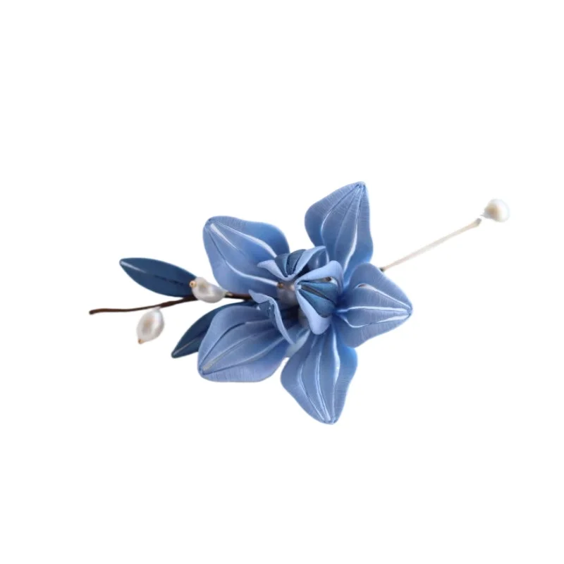 

Handmade Wrapped Magnolia Brooch