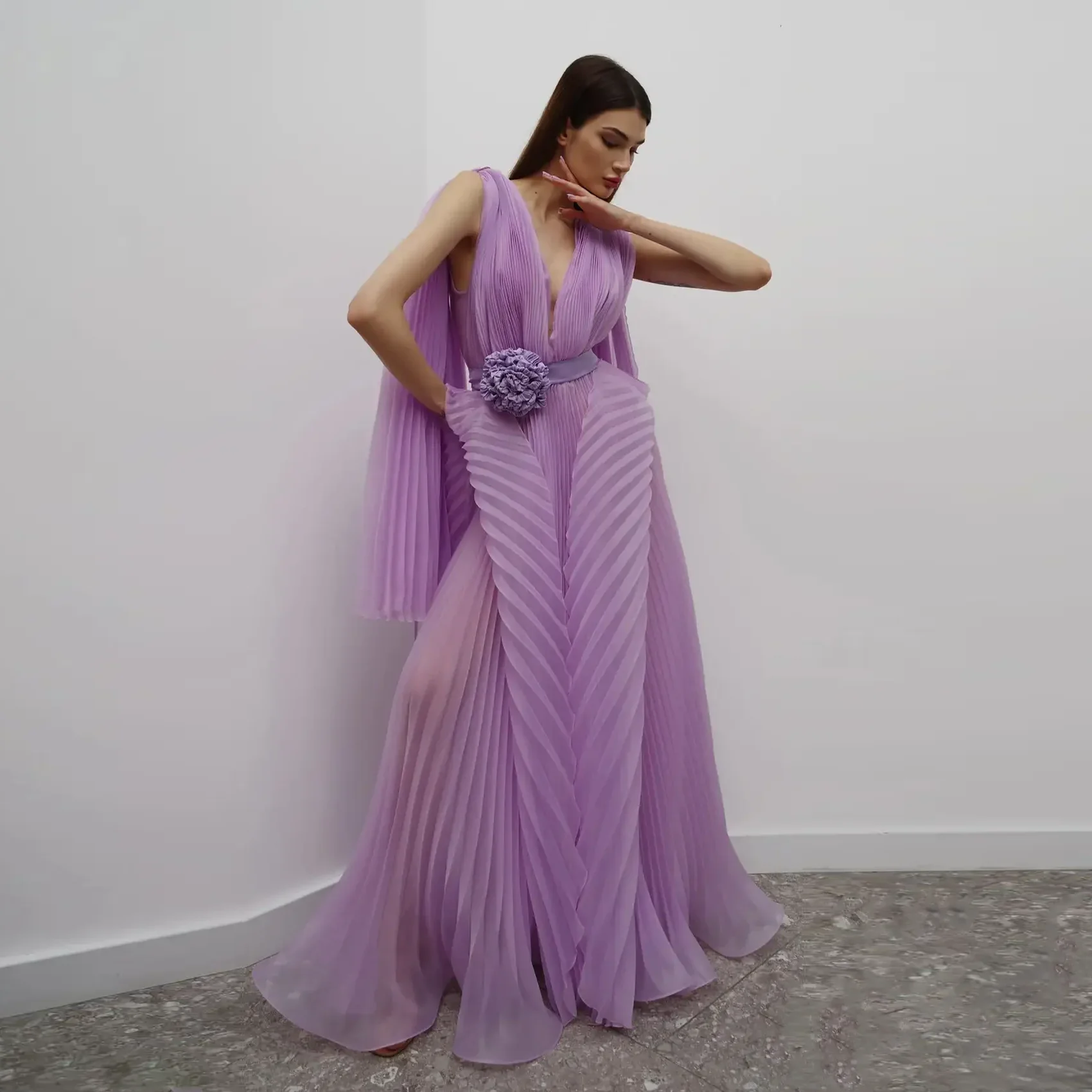 Trendy Pleated Prom Party Dresses 2024 New Lavender Pleated Organza Evening Formal Dress Lilac V Neck Arabic Celebrity Dress