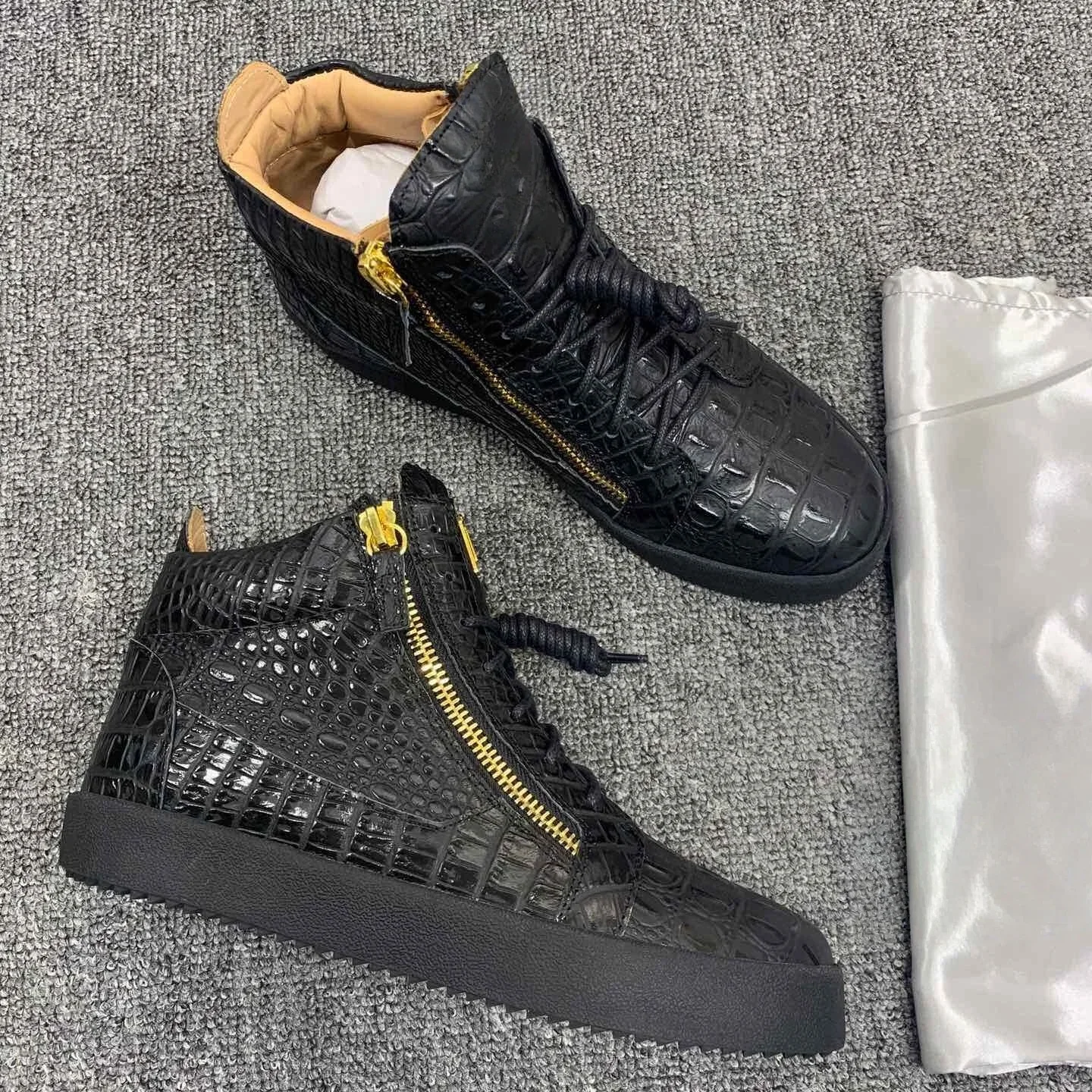 

Top Quality Classic Mens Casual Sneakers Women High-top Real Leather Tennis Luxury Brand Designer Unisex Sports shoes 0087