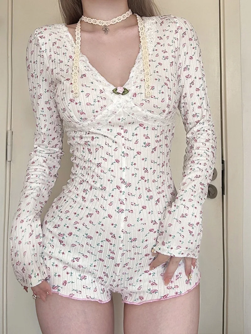 2025 nuevo hogar con cuello en V pequeño encaje Floral mono de mujer pantalones cortos nuevo mono de una pieza de manga larga ropa de casa Casaul elegante TXSS