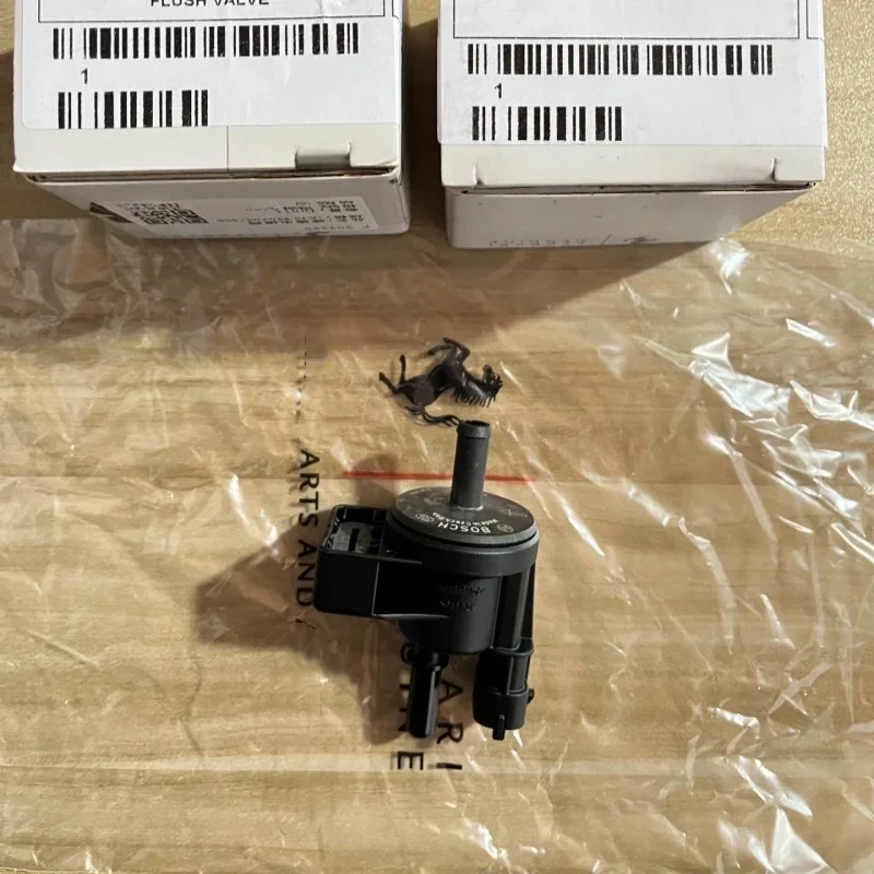 

Suitable for Ferrari Brand New Unopened Original Packaging FERRARI OEM FLUSH VALVE 000254425