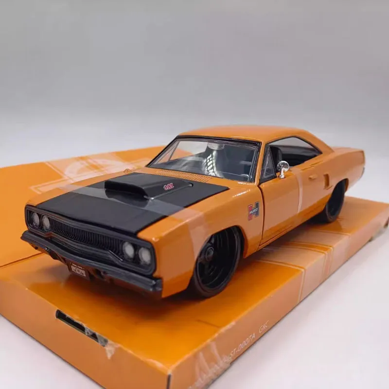 

Jada Diecast 1:24 Scale 1970 Plymouth Road Runner Alloy Simulation Car Model Static Collection Decorated Holiday Gifts Toys