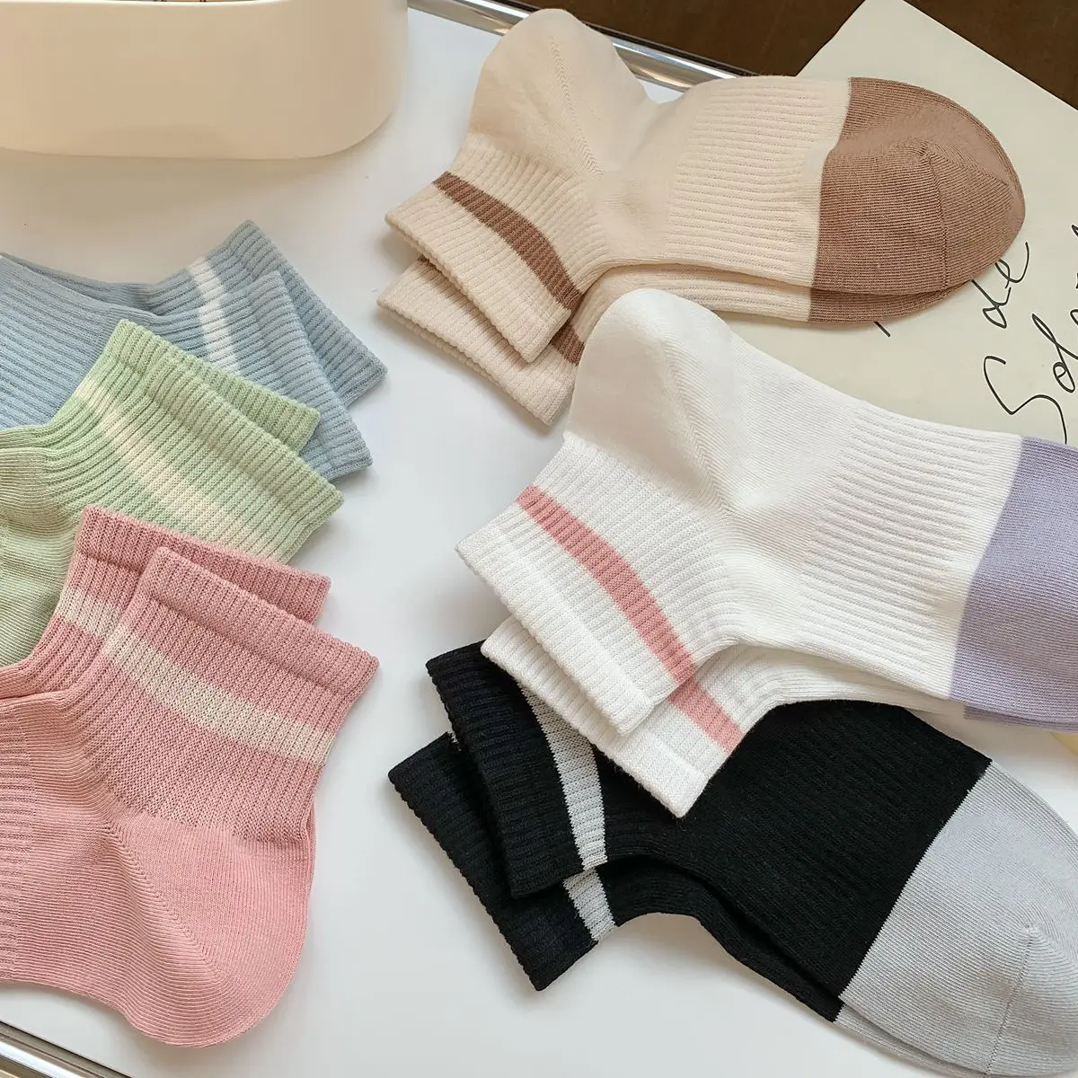 2/4 Pairs Women's High Quality Mid-tube Socks Combed Cotton Anti-pilling Boneless Socks College Style All-match Sports Socks