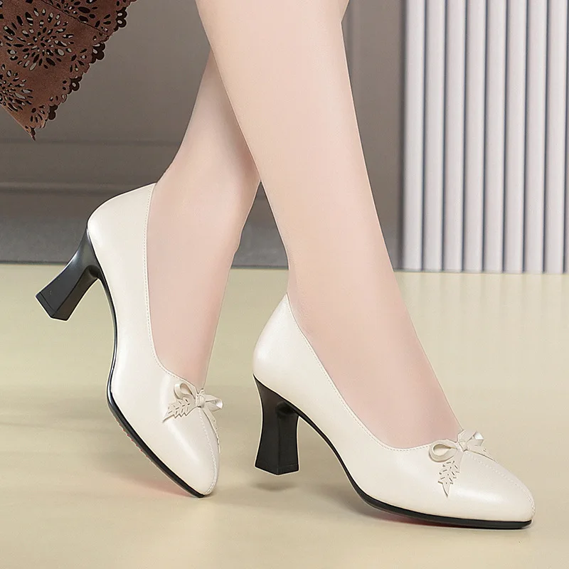 

Элегантные дышащие туфли-лодочки с бантом из мягкой кожи на каблуке 7 см для женщин, весна 2026, на блочном каблуке, для офиса и торжественных мероприятий
