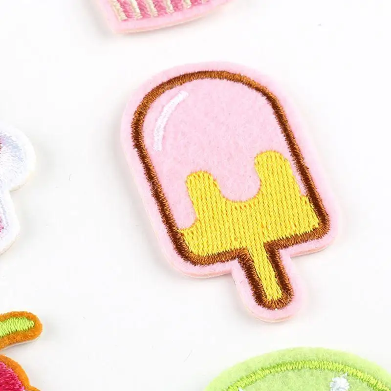14PCS漫画カップケーキDIY装飾パッチは刺繍縫製アップリケの鉄