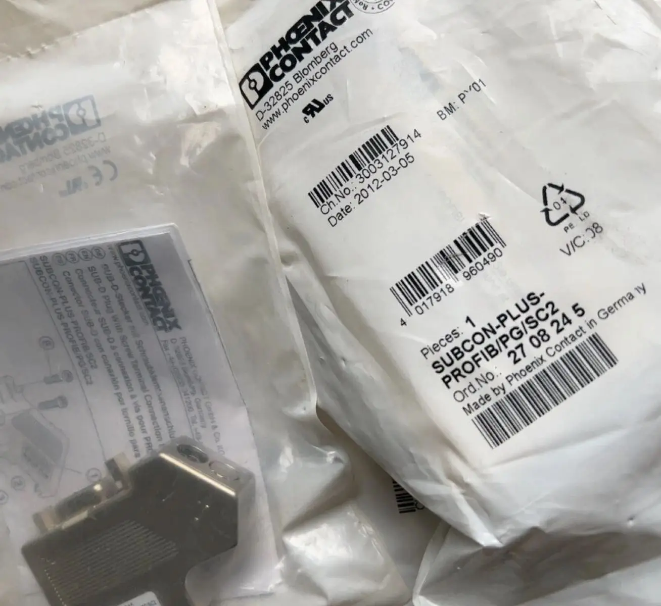 

2708245 SUBCON-PLUS-PROFIB/PG/SC2 - D-SUB bus connector