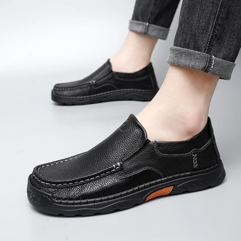 New Men's Top Layer Cowhide Hand Sewn Soft Soled Casual Shoes Fashion Brand Men's Round Toe Comfortable Anti Slip Driving Shoes