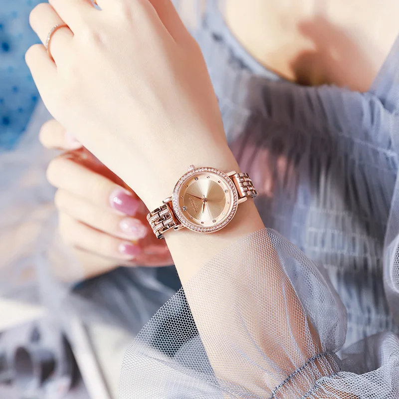 

Stylish and elegant quartz wristwatch with a stainless steel strap and a minimalist dialHigh-quality and luxurious women's watch