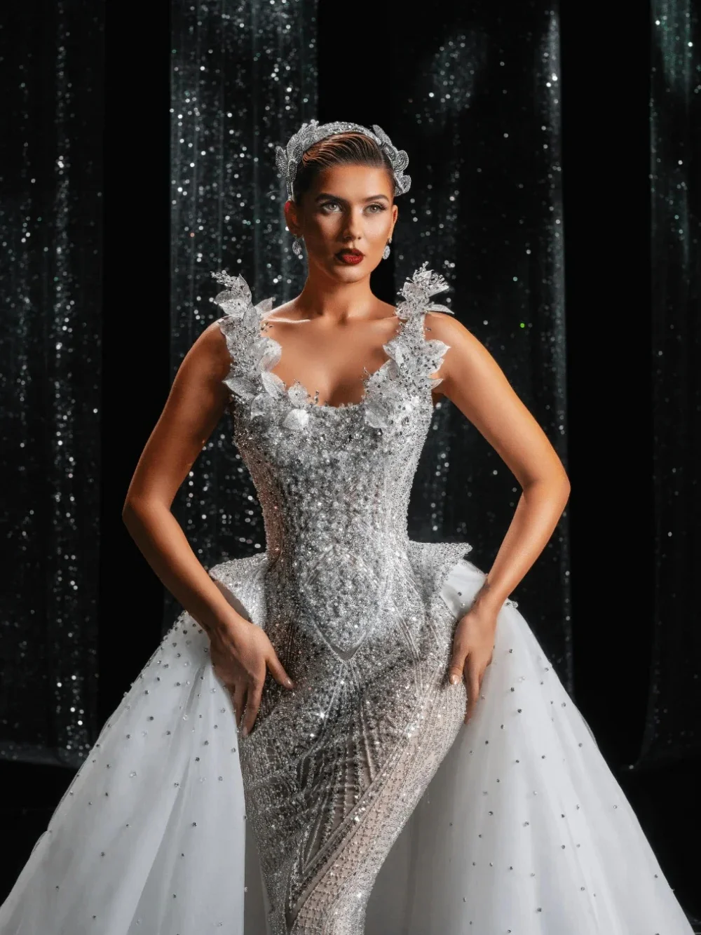 Perles de luxe paillettes robe de mariée paillettes Appliques sans manches robe de mariée longueur de plancher robes de mariée personnalisées