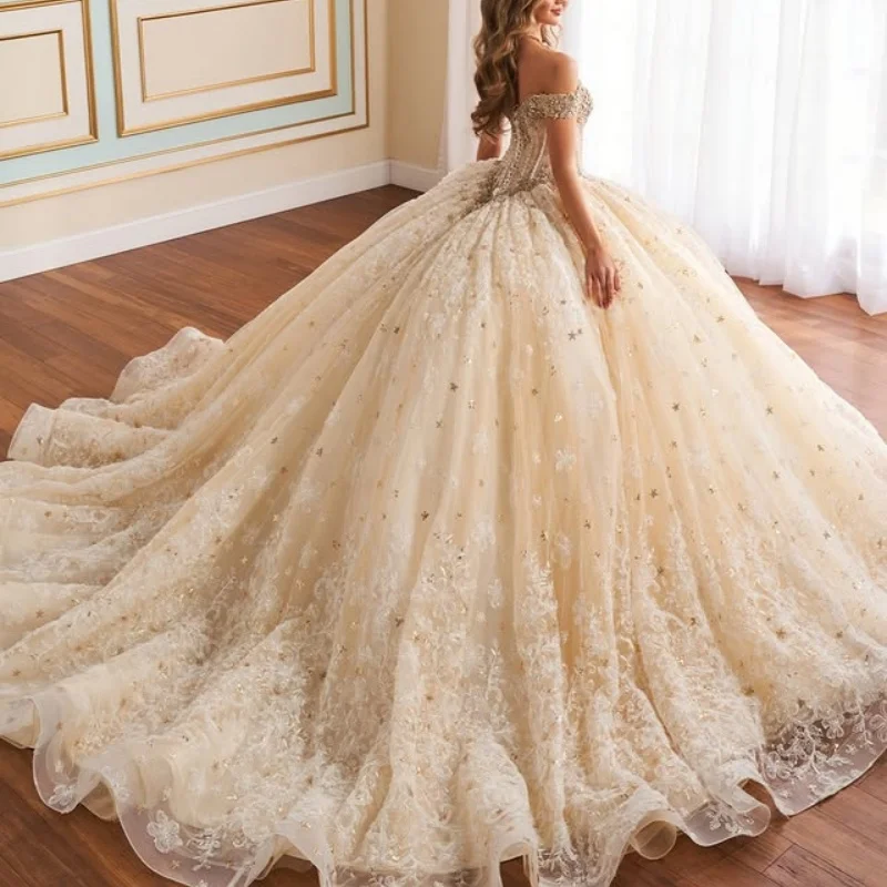 Robe de Quinceanera jaune clair, épaules dénudées, fleur 3D, paillettes de cristal, décalcomanie, longue queue, robes de 15 Quinceanera ﻿ Personnaliser