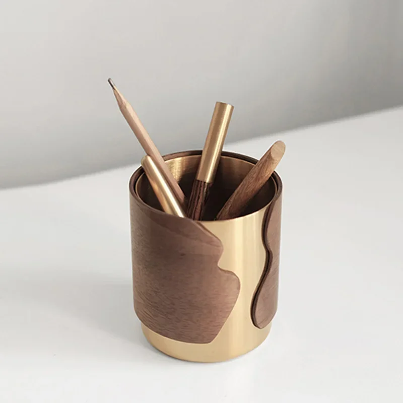 Simple and modern creative metal pen holder, living room office study storage box pen holder storage ornament soft decoration