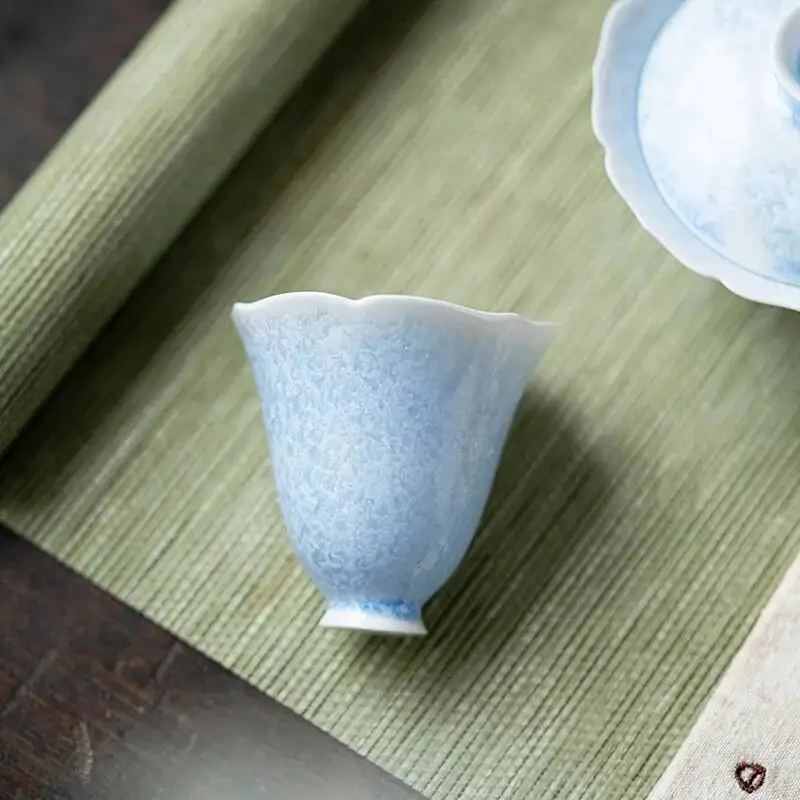 

Кристально-синяя печь с цветочным узором, мастер-чашка, чашка для чая, дегустационная чашка, чашка для чая кунг-фу, чашка для аромата, высокотемпературная керамическая одинарная чашка