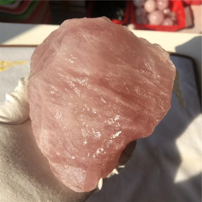 Natural Raw Pink Rose Quartz Crystal Stone Mozambique  feng shui stone decoration