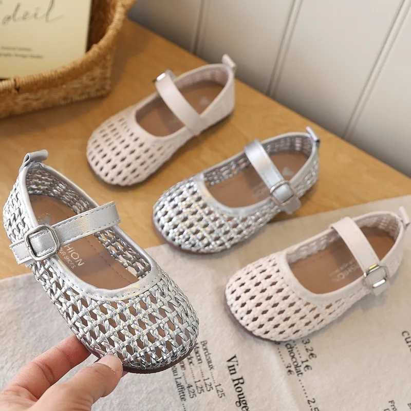 

New Toddler Casual Shoes Fashion Simple Hollow-out Children Girls Walking Shoes Soft Bottom Versatile Kids Flat Shoes Hook Loop