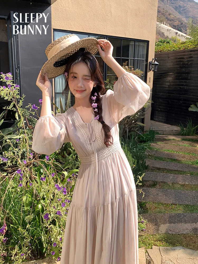 Elegantes französisches Chiffon-Maxikleid in Helllila für Damen, Frühling und Sommer, V-Ausschnitt, Laternenärmel, Taille, fließendes A-Linien-Urlaubs-langes Kleid