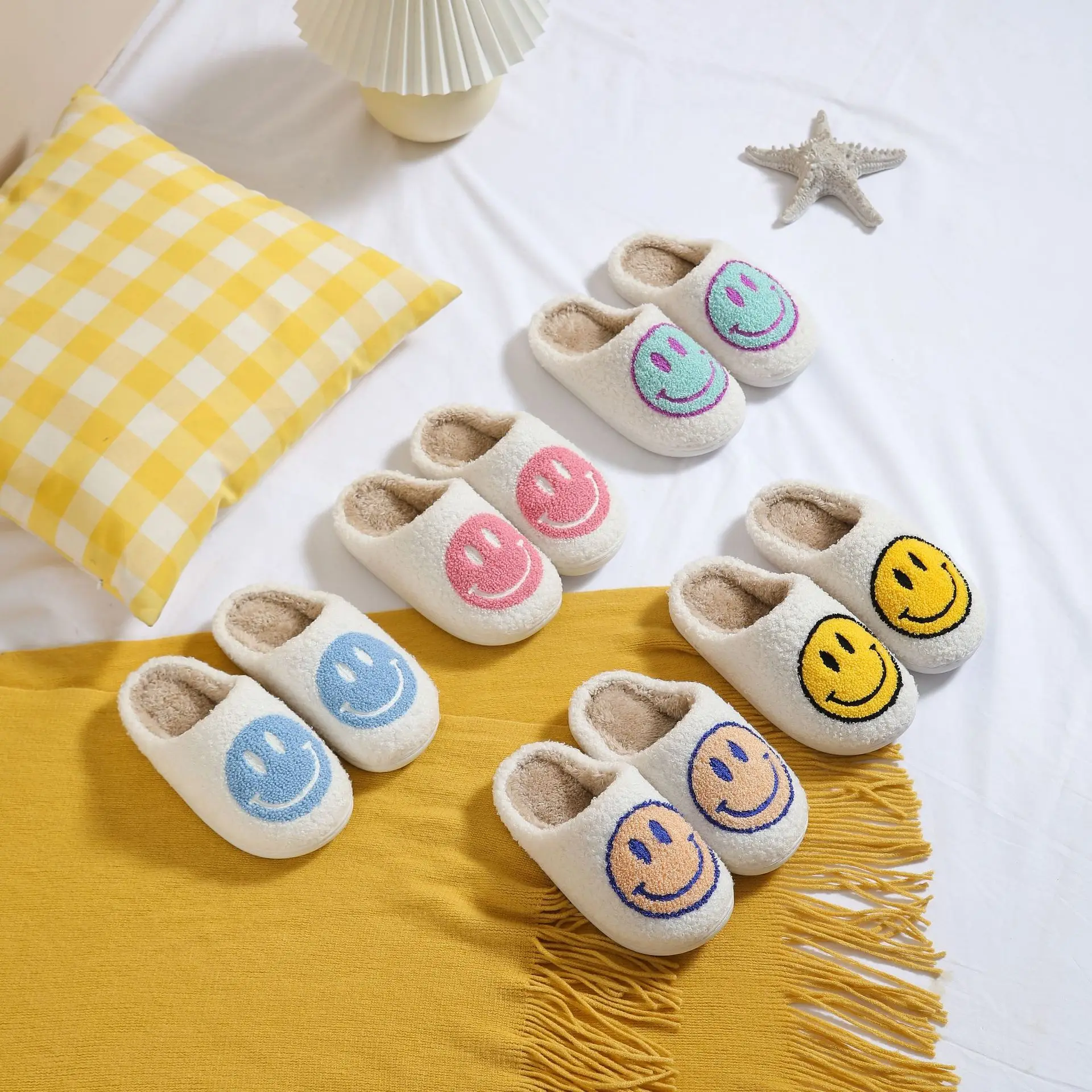 New Korean version of the parent-child cartoon smiley cotton slippers children warm plush cotton slippers Kids Home non-slip thi