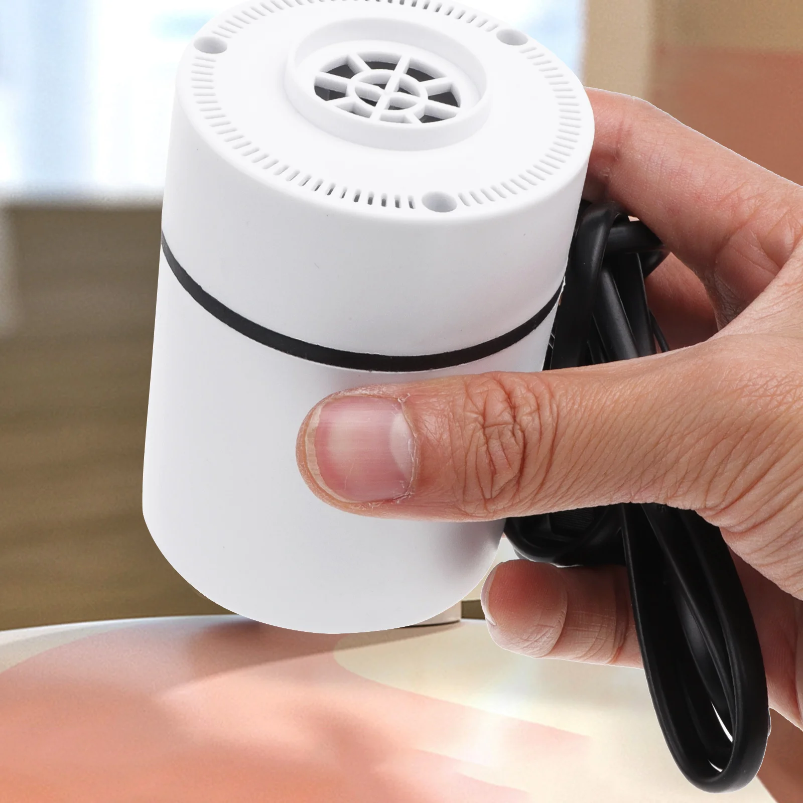 

1pcs Vacuum Compression Bag Electric Pump for Clothes Blanket Travel Duvet Storage Sealer Machine Portable White PP for storage