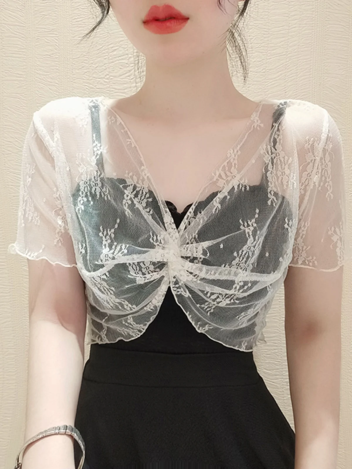 

Летнее женское кружевное сетчатое платье с вырезами и бретелями, с коротким рукавом, дизайнерский топ с V-образным вырезом, однотонное, из других материалов