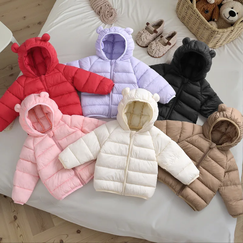 Leichte kurze Winterjacke mit Kapuze für Jungen und Mädchen, warme winddichte Baumwolljacke, weicher, süßer Baby-Ohrschutz, lässiges Outfit, Kinderjacke